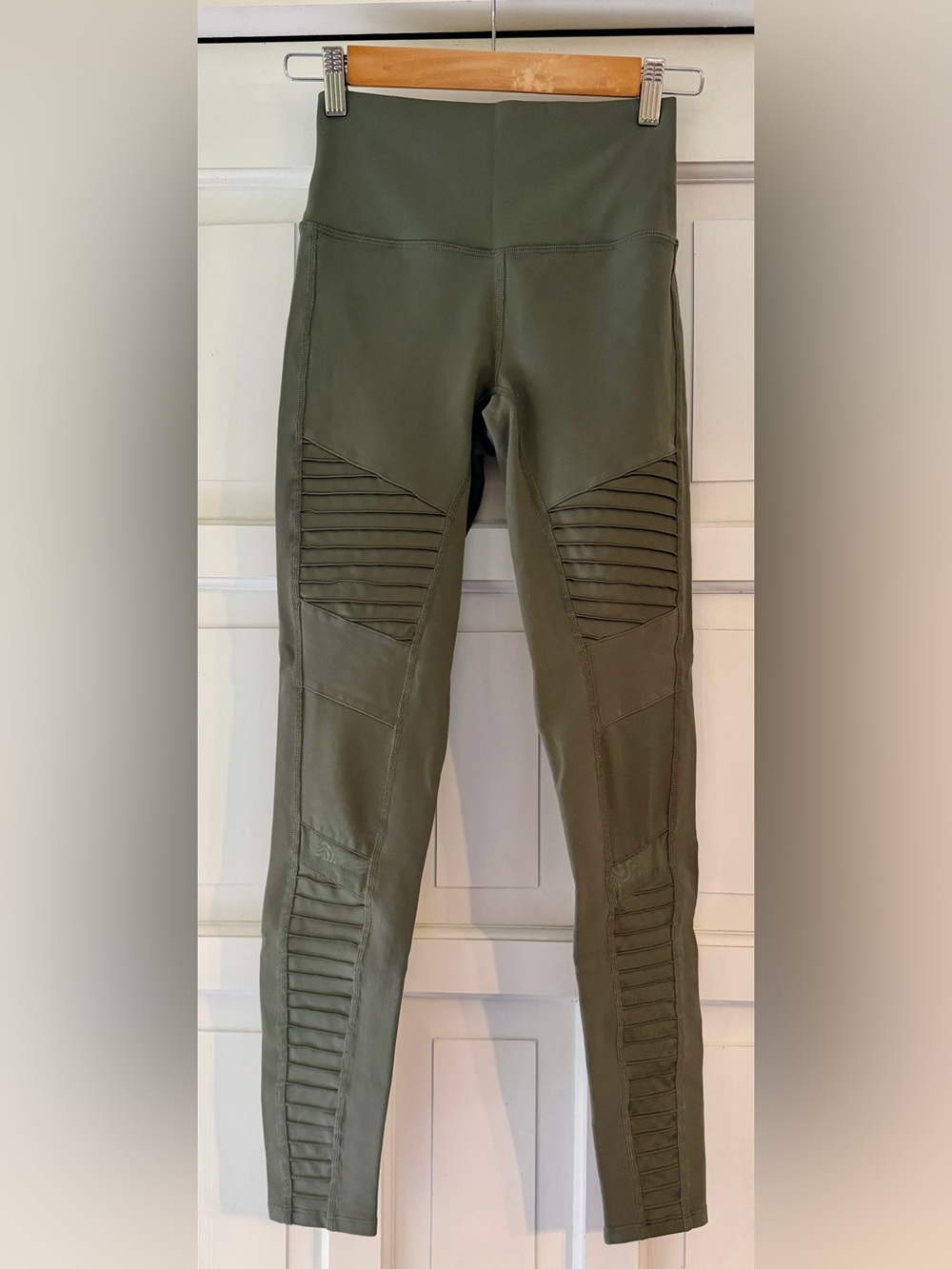 ALO Yoga Olive Moto Ribbed High-Rise Leggings